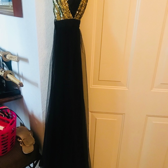 Dress - Picture 3 of 3